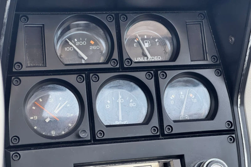 Chevrolet Corvette * АВТО КРЕДИТ* ЦЕНА ДО БГ * СЕРВИЗНА ИСТОРИЯ * , снимка 11 - Автомобили и джипове - 52630143