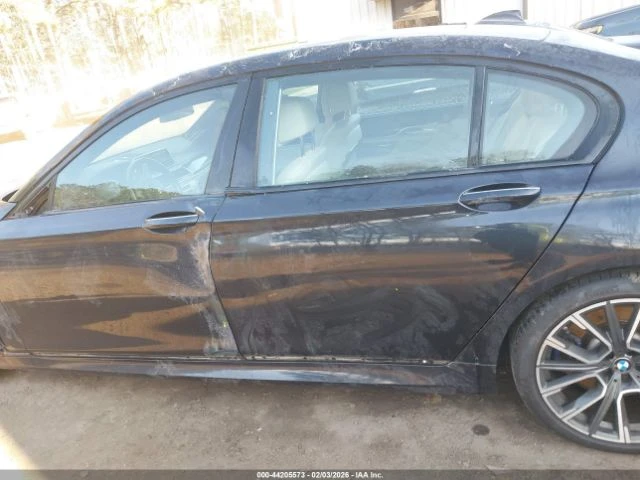 BMW 750 MPACK* ОБДУХ* PANO* AMBIENT* HARMAN* HEADUP* GESTU, снимка 5 - Автомобили и джипове - 53907746