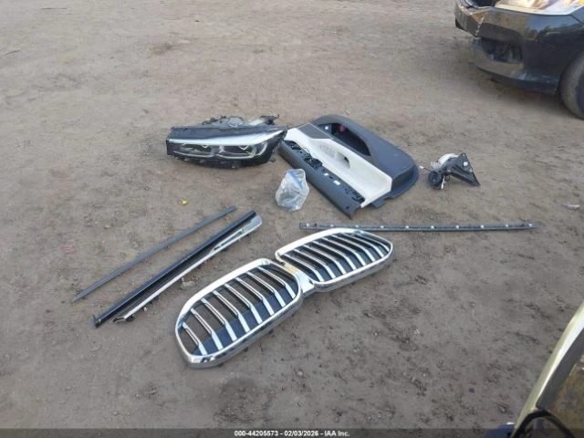 BMW 750 MPACK* ОБДУХ* PANO* AMBIENT* HARMAN* HEADUP* GESTU, снимка 10 - Автомобили и джипове - 53907746