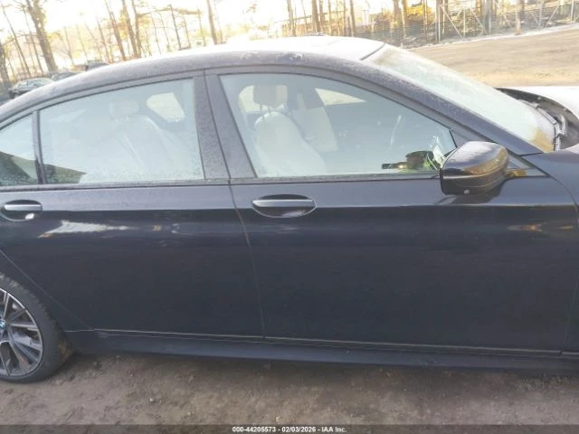 BMW 750 MPACK* ОБДУХ* PANO* AMBIENT* HARMAN* HEADUP* GESTU, снимка 4 - Автомобили и джипове - 53907746