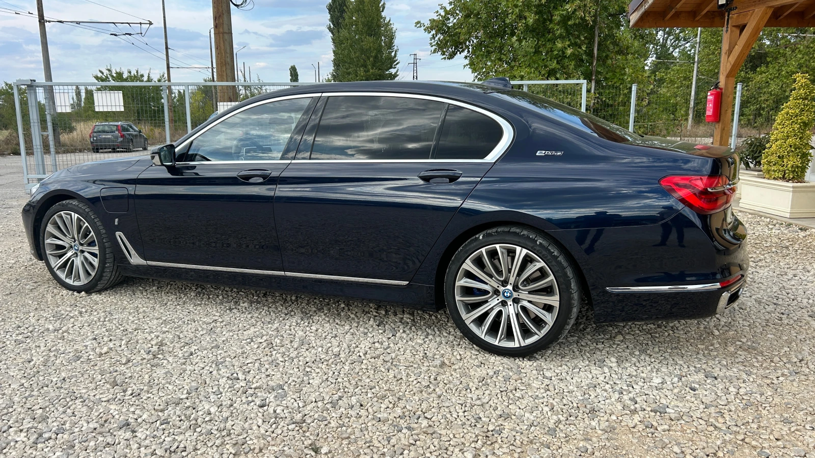 BMW 740 740Le xDrive iPerformance 240kw - изображение 3