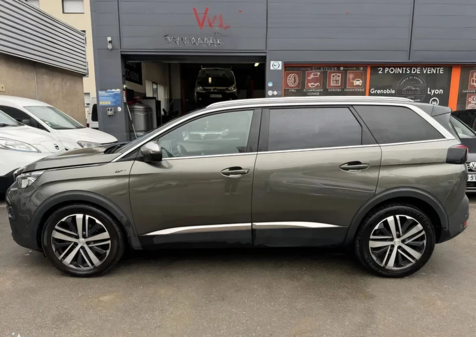 Peugeot 5008 2.0GT BLUEHDI 181 EAT6 181 - изображение 3