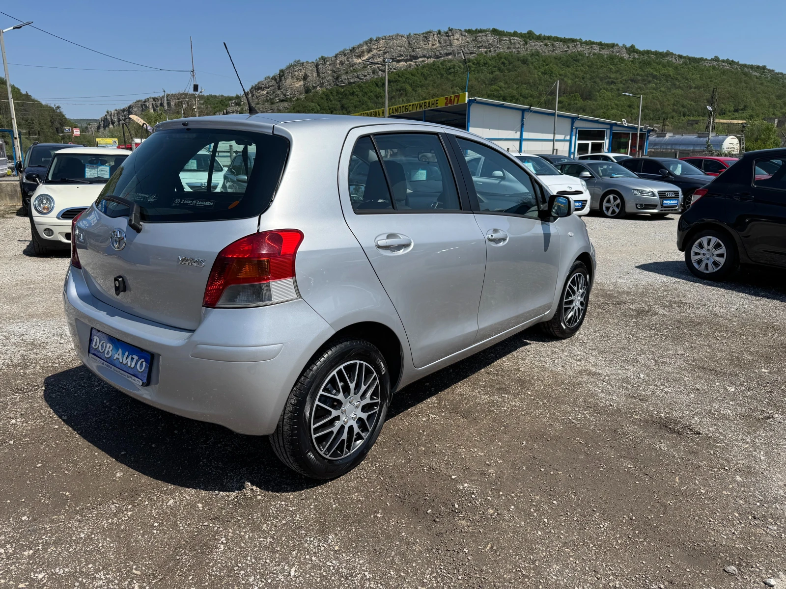 Toyota Yaris 1.0i-69K.C - изображение 6