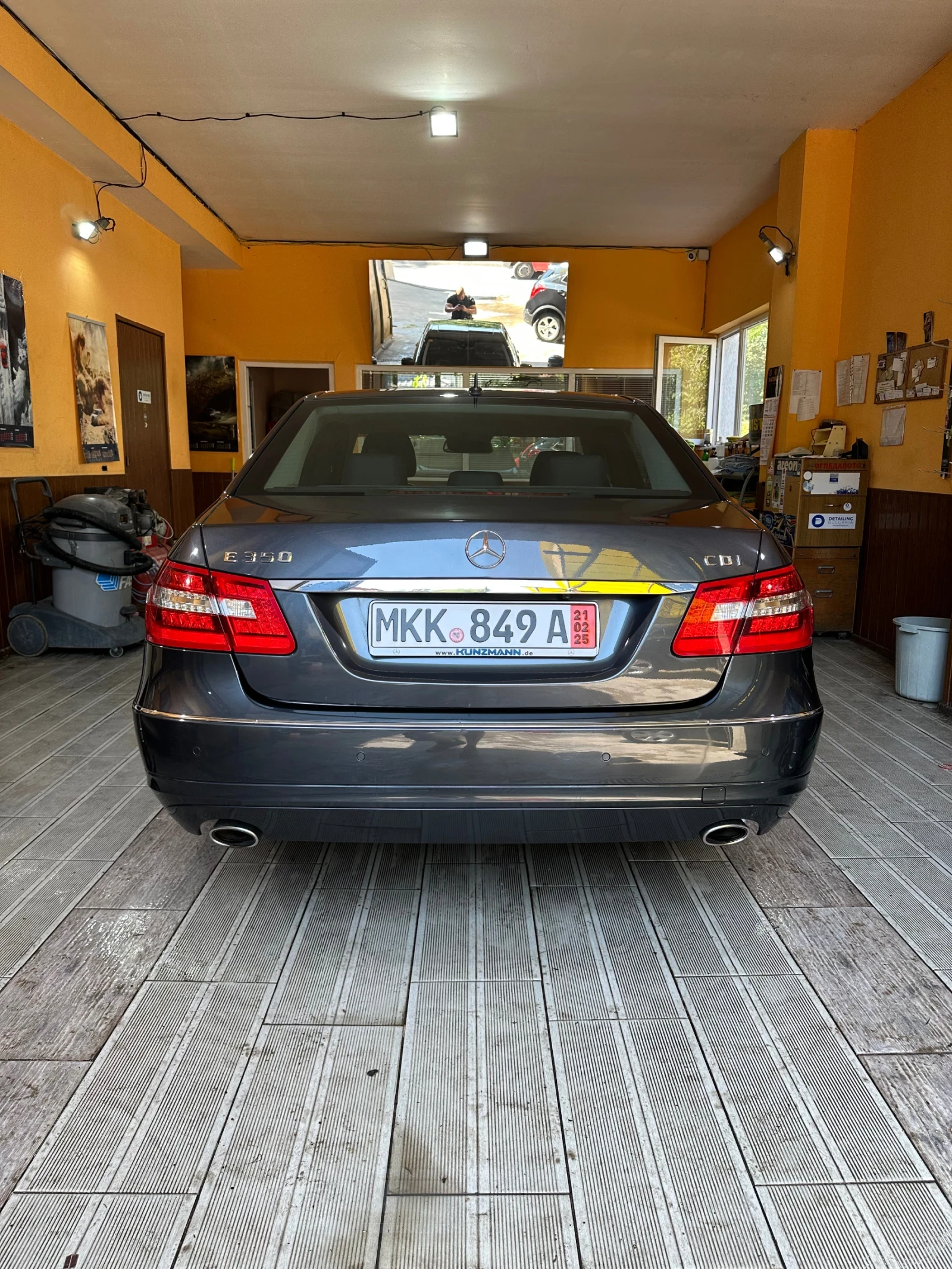 Mercedes-Benz E 350  - изображение 4