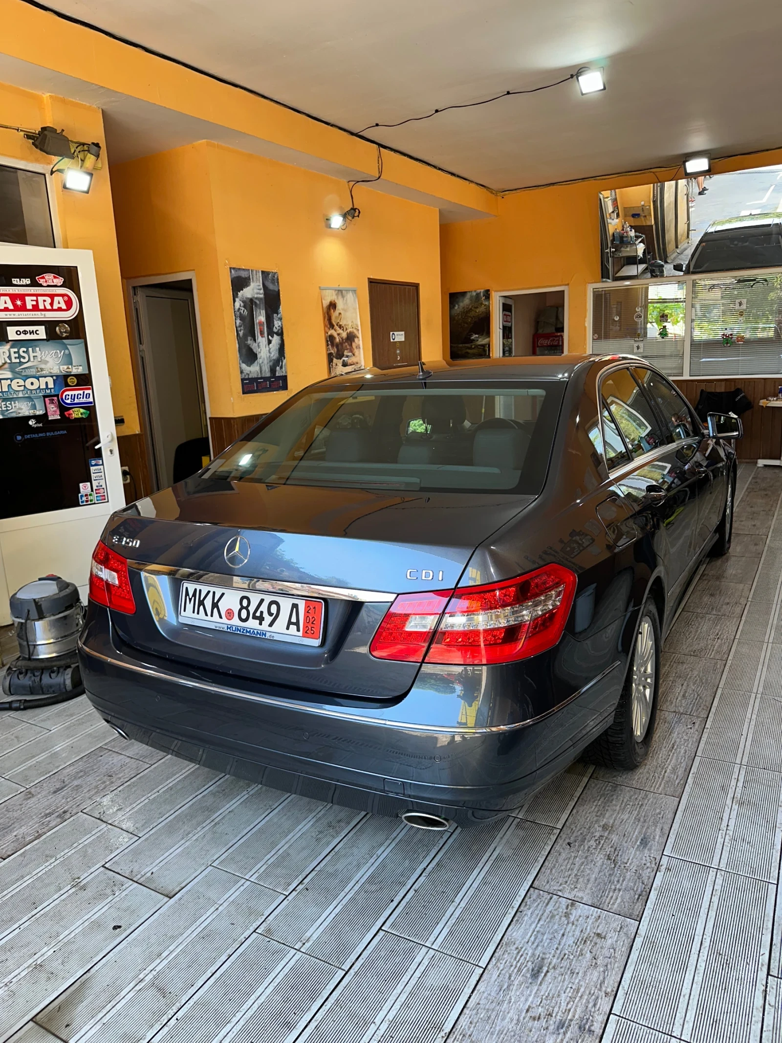 Mercedes-Benz E 350  - изображение 6