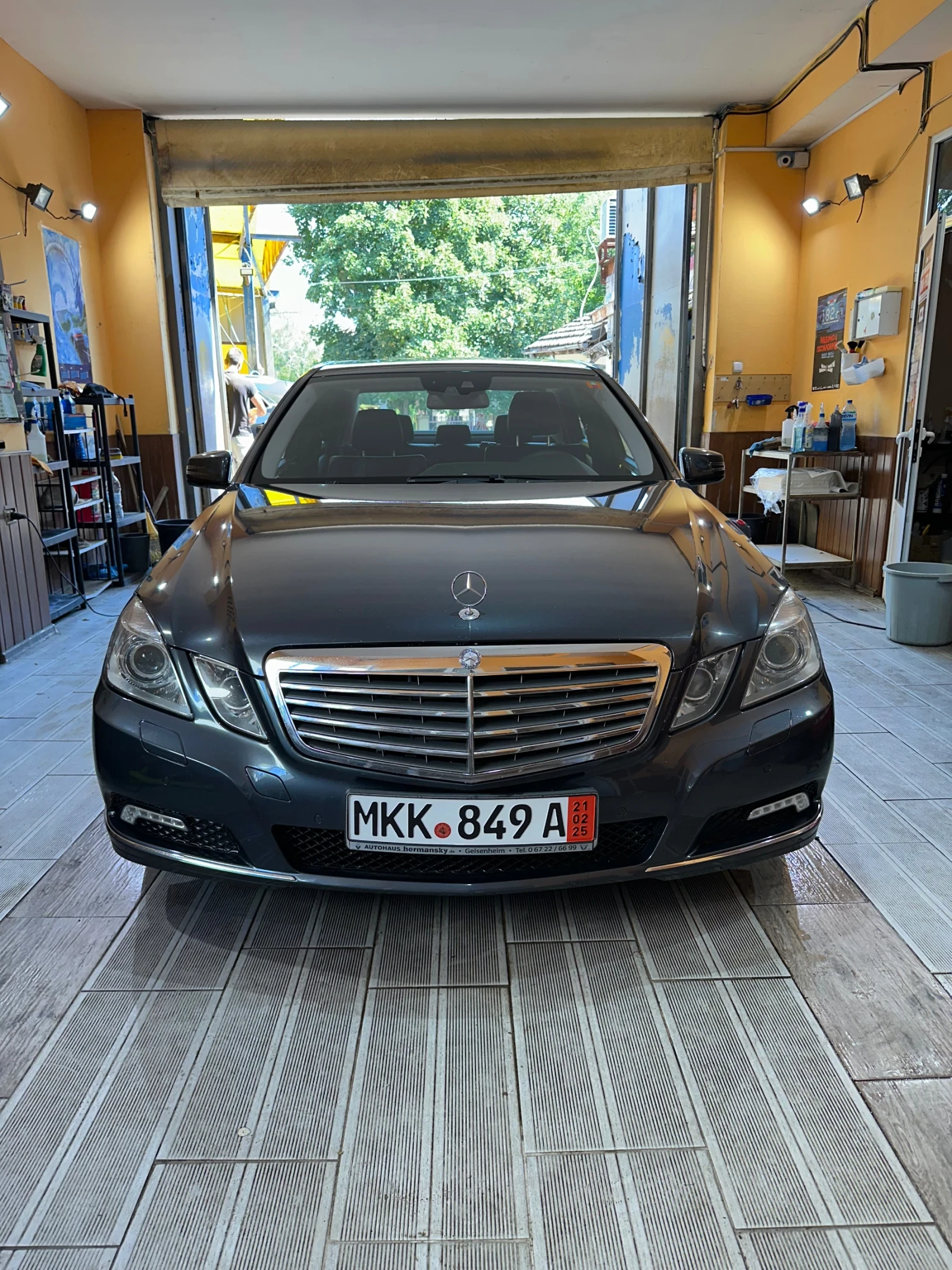 Mercedes-Benz E 350  - изображение 2