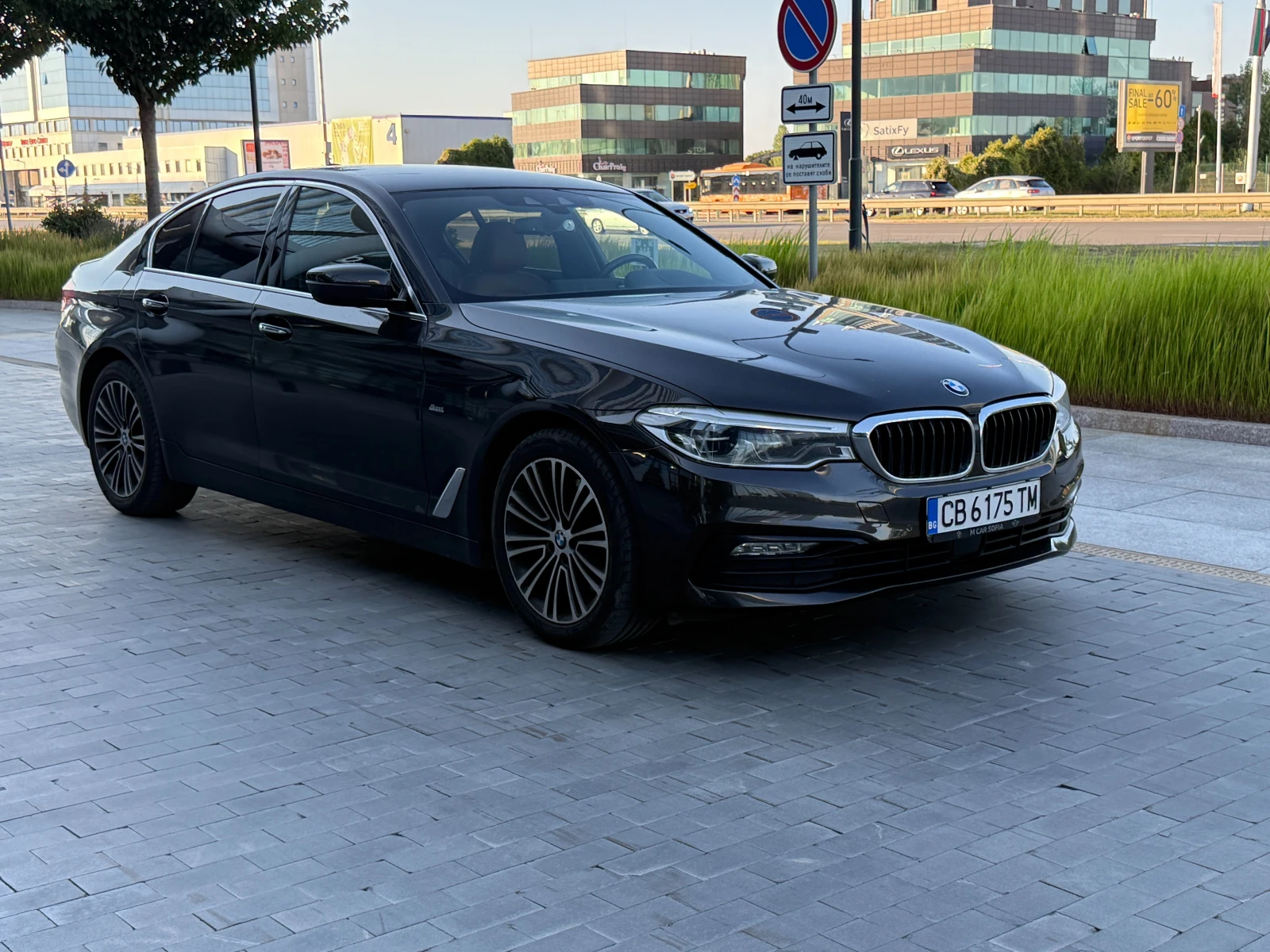 BMW 530 xDrive // Adaptive LED - изображение 3