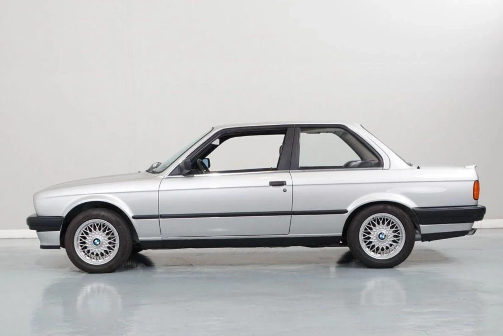 BMW 325 325i - изображение 3
