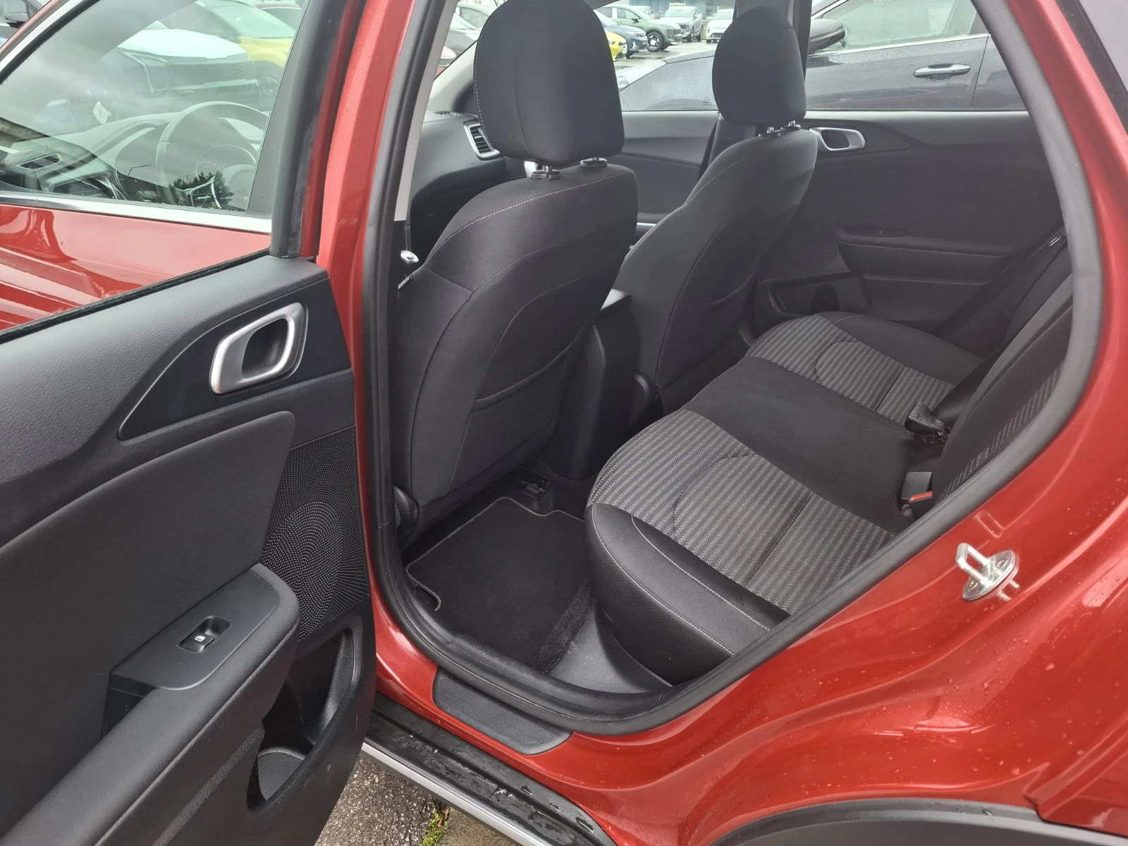 Kia XCeed 1.5 T-gdi Comfort Гаранция - изображение 7