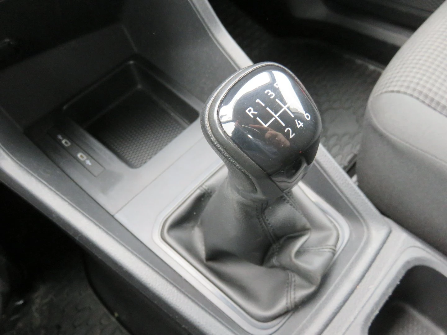 VW Caddy Cargo 3.1 m3 TDI, снимка 9 - Автомобили и джипове - 54331256