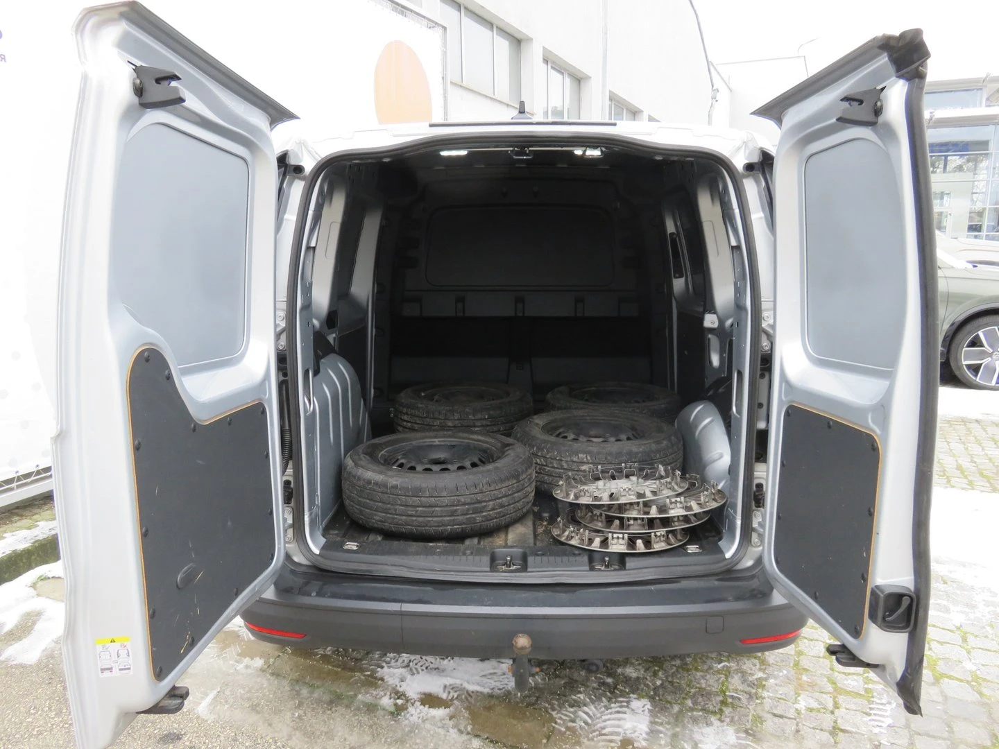 VW Caddy Cargo 3.1 m3 TDI, снимка 6 - Автомобили и джипове - 54331256