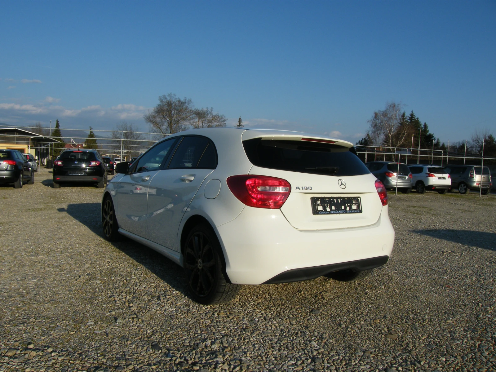 Mercedes-Benz A 180 1.6i EURO 6B, снимка 5 - Автомобили и джипове - 53737614