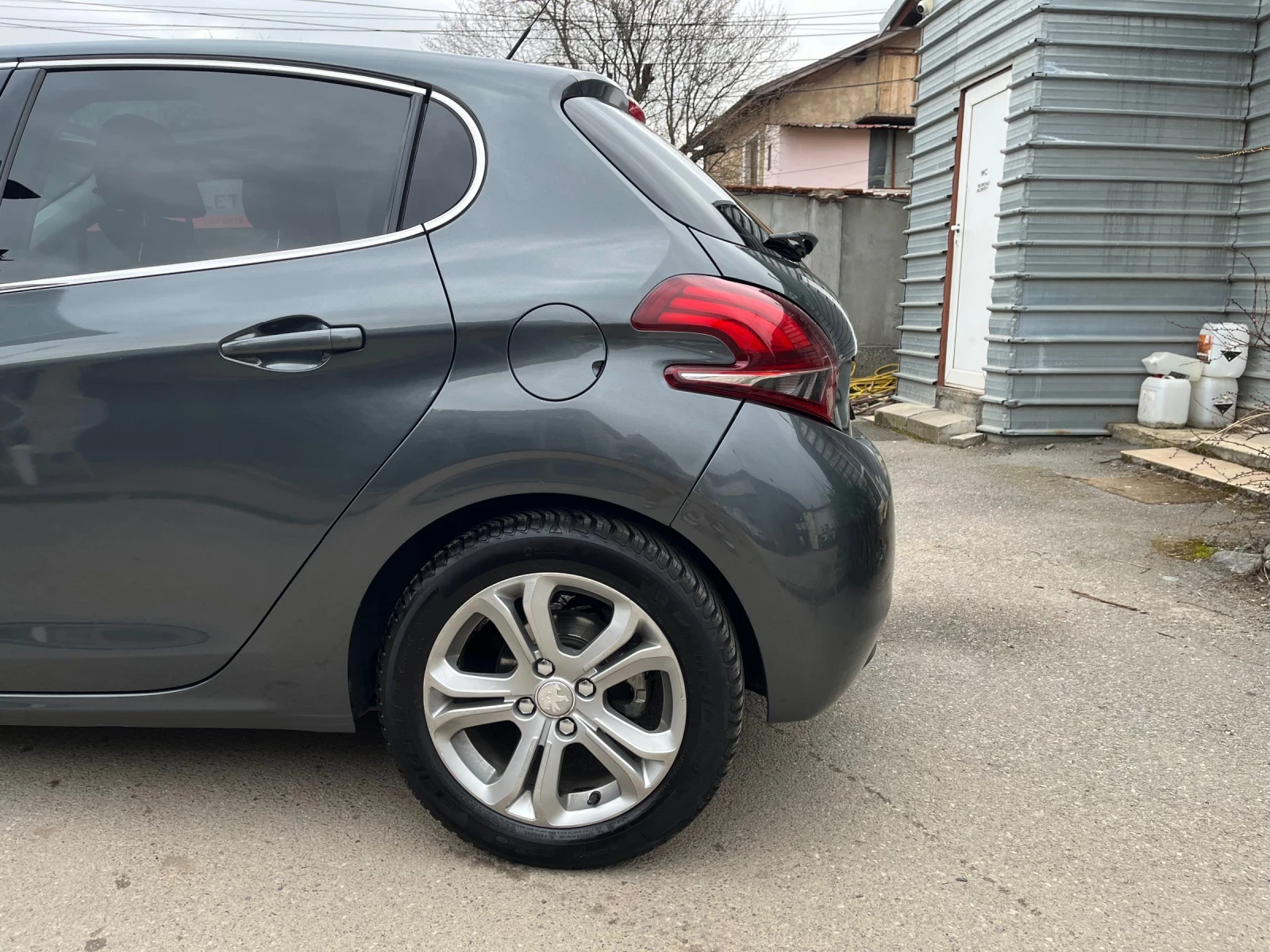 Peugeot 208 1.6 eHdi, снимка 3 - Автомобили и джипове - 53990656