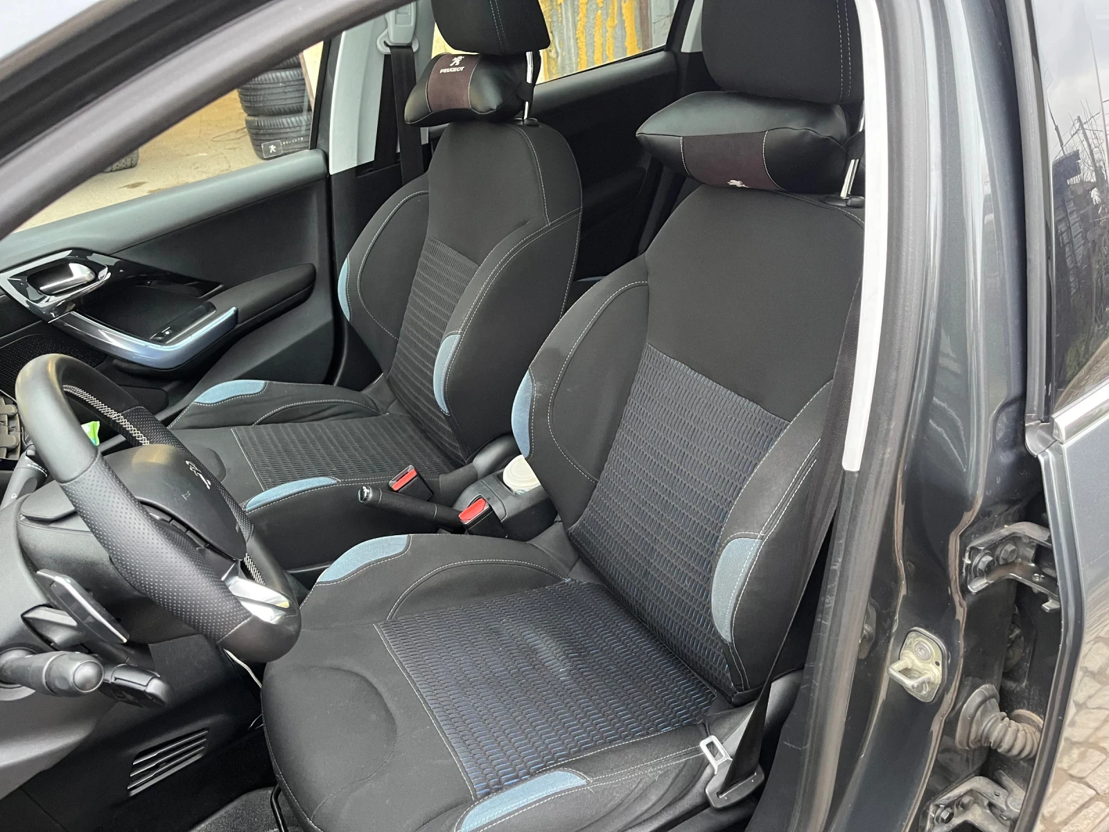 Peugeot 208 1.6 eHdi, снимка 17 - Автомобили и джипове - 53990656