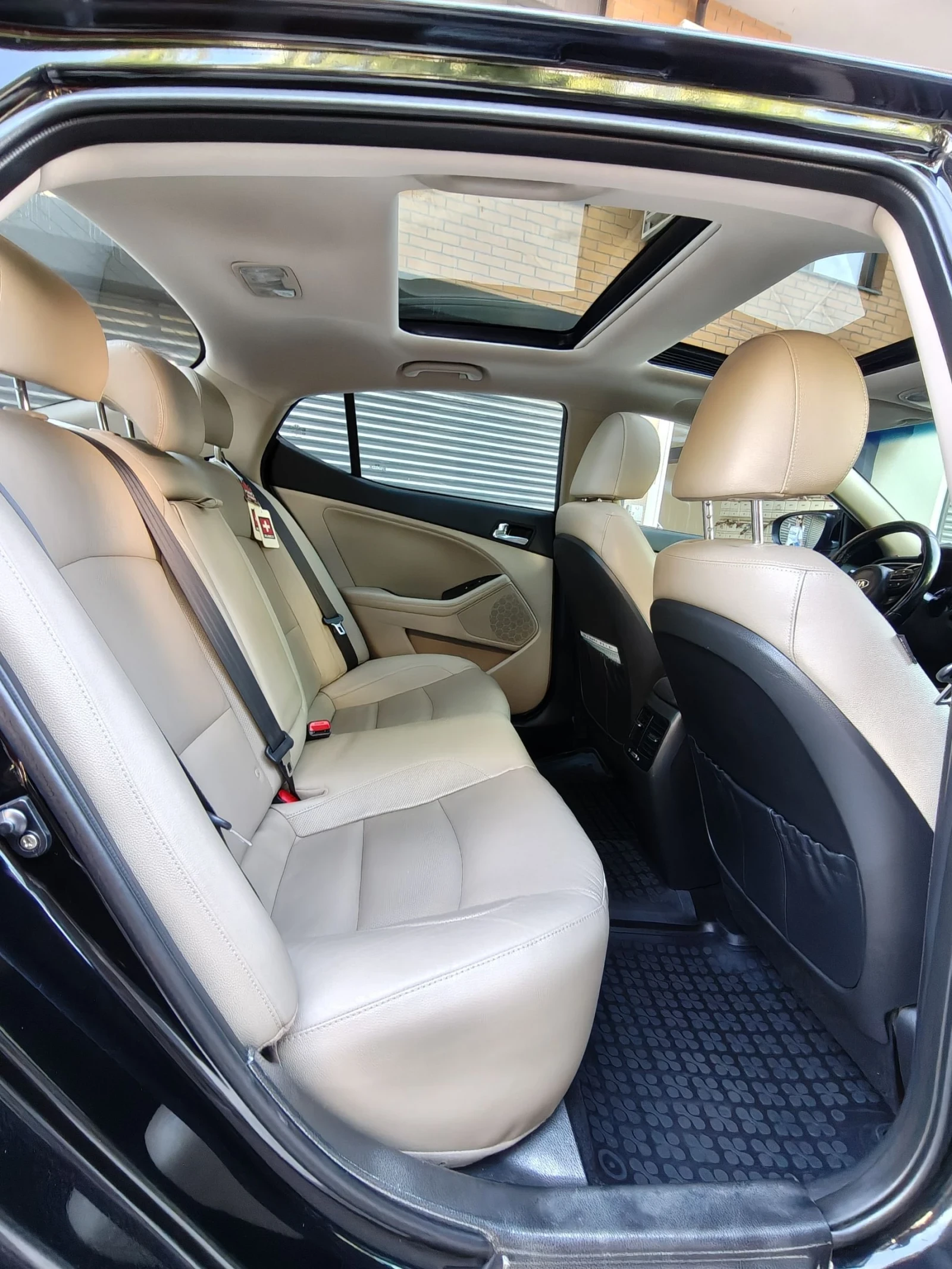 Kia Optima 2.0 hibrid, снимка 10 - Автомобили и джипове - 54643705