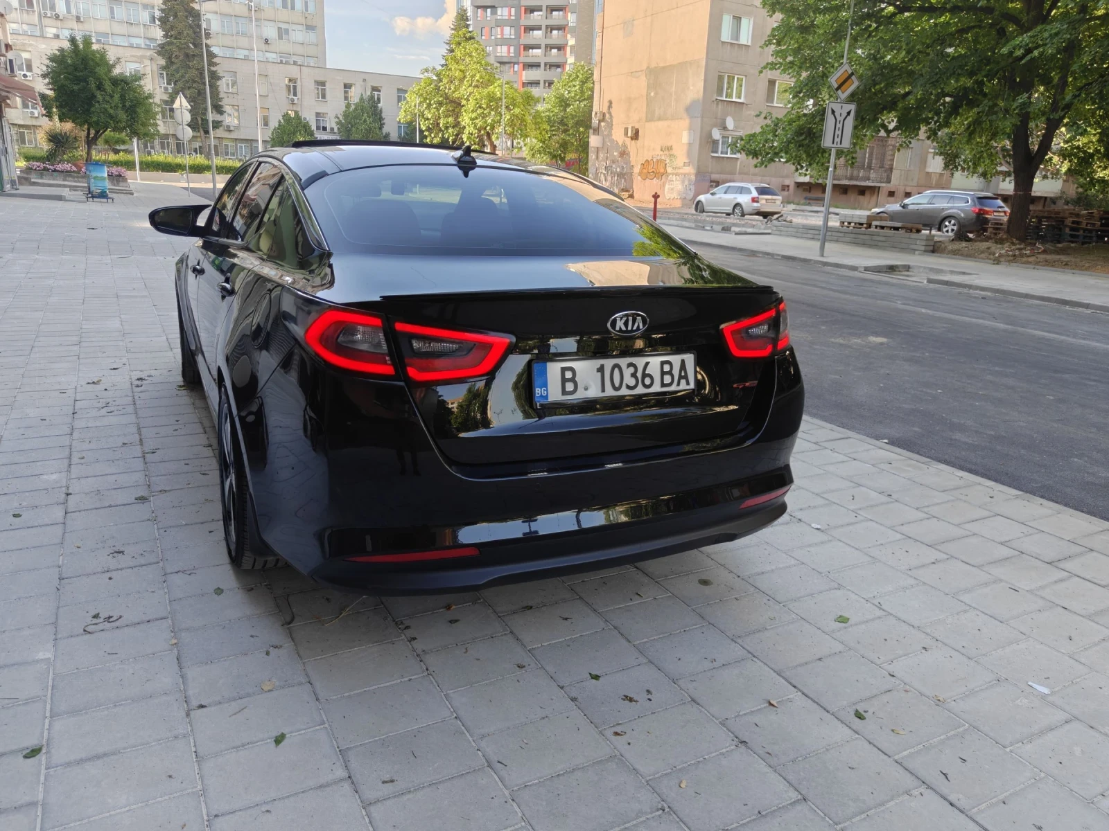 Kia Optima 2.0 hibrid, снимка 4 - Автомобили и джипове - 54643705