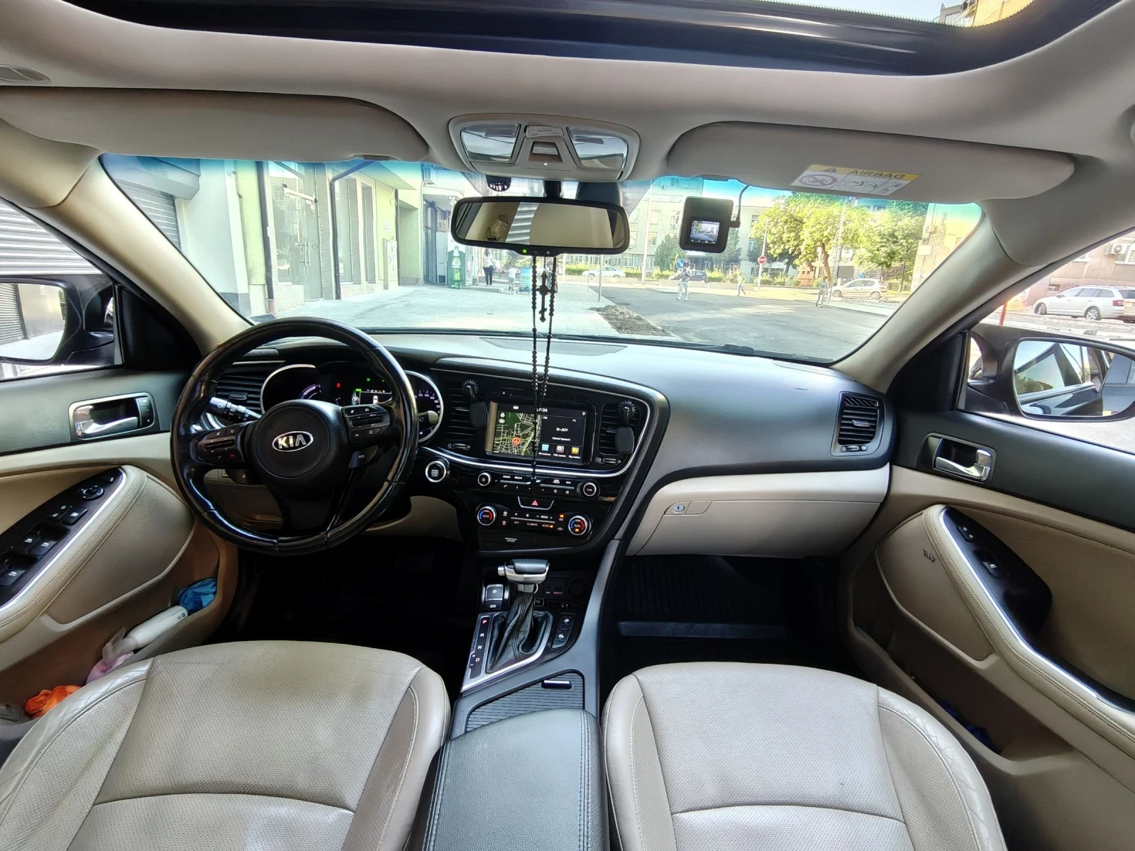 Kia Optima 2.0 hibrid, снимка 11 - Автомобили и джипове - 54643705