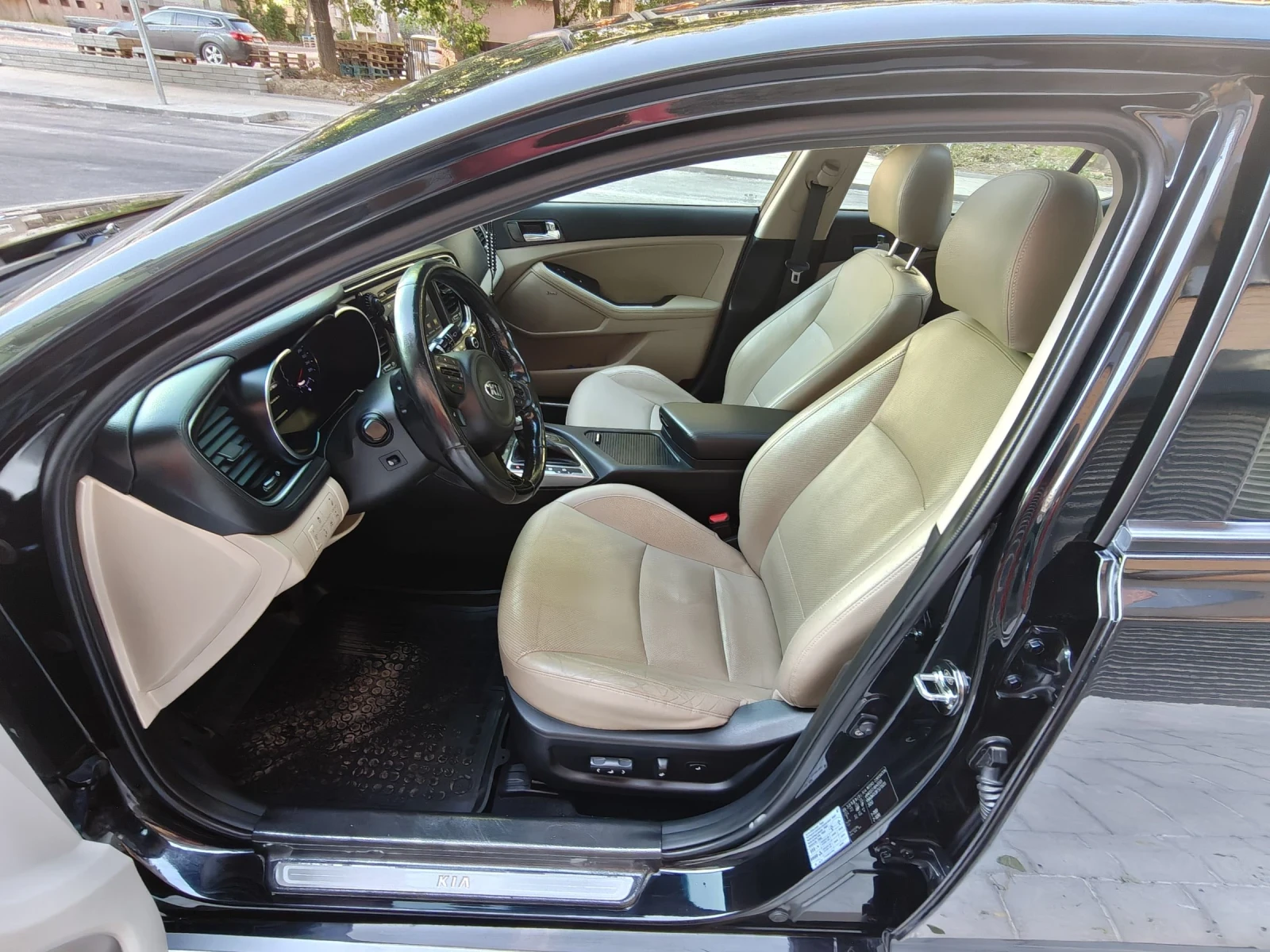 Kia Optima 2.0 hibrid, снимка 9 - Автомобили и джипове - 54643705