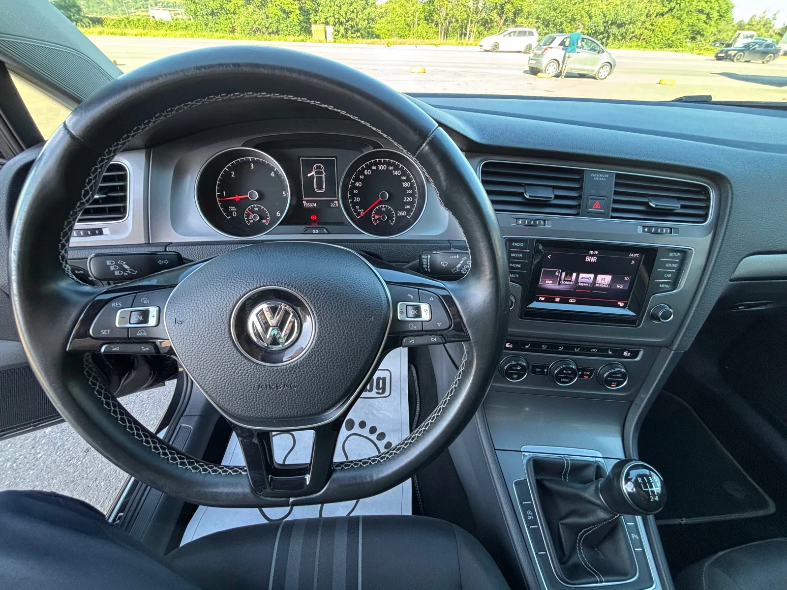 VW Golf 1.6-90-LOUNGE, снимка 12 - Автомобили и джипове - 54713699