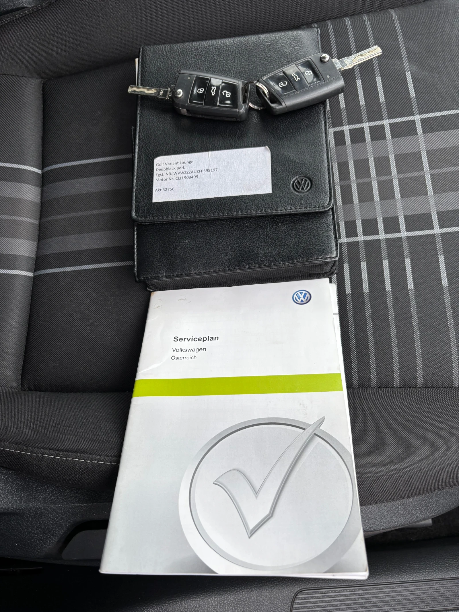 VW Golf 1.6-90-LOUNGE, снимка 17 - Автомобили и джипове - 54713699