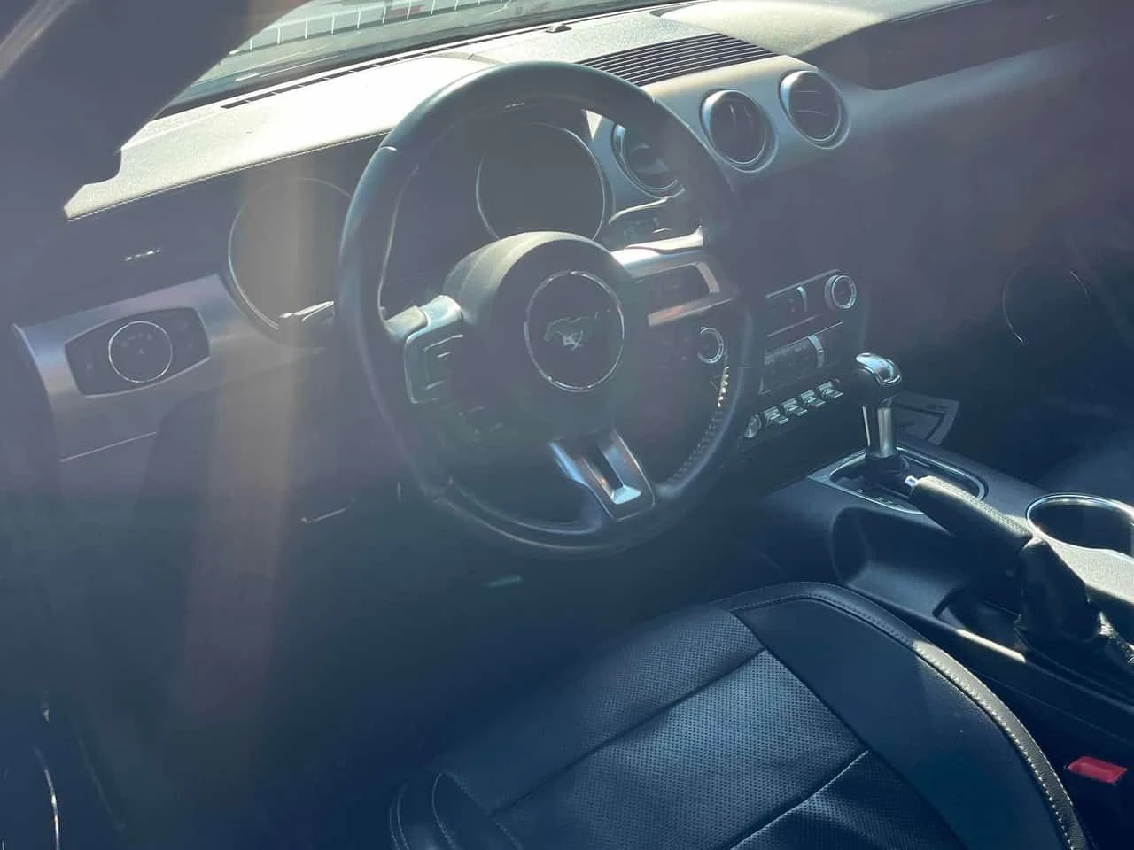 Ford Mustang | EcoBoost | CARFAX | АВТОКРЕДИТ БЕЗ ПЪРВОНАЧАЛНА , снимка 5 - Автомобили и джипове - 54713917