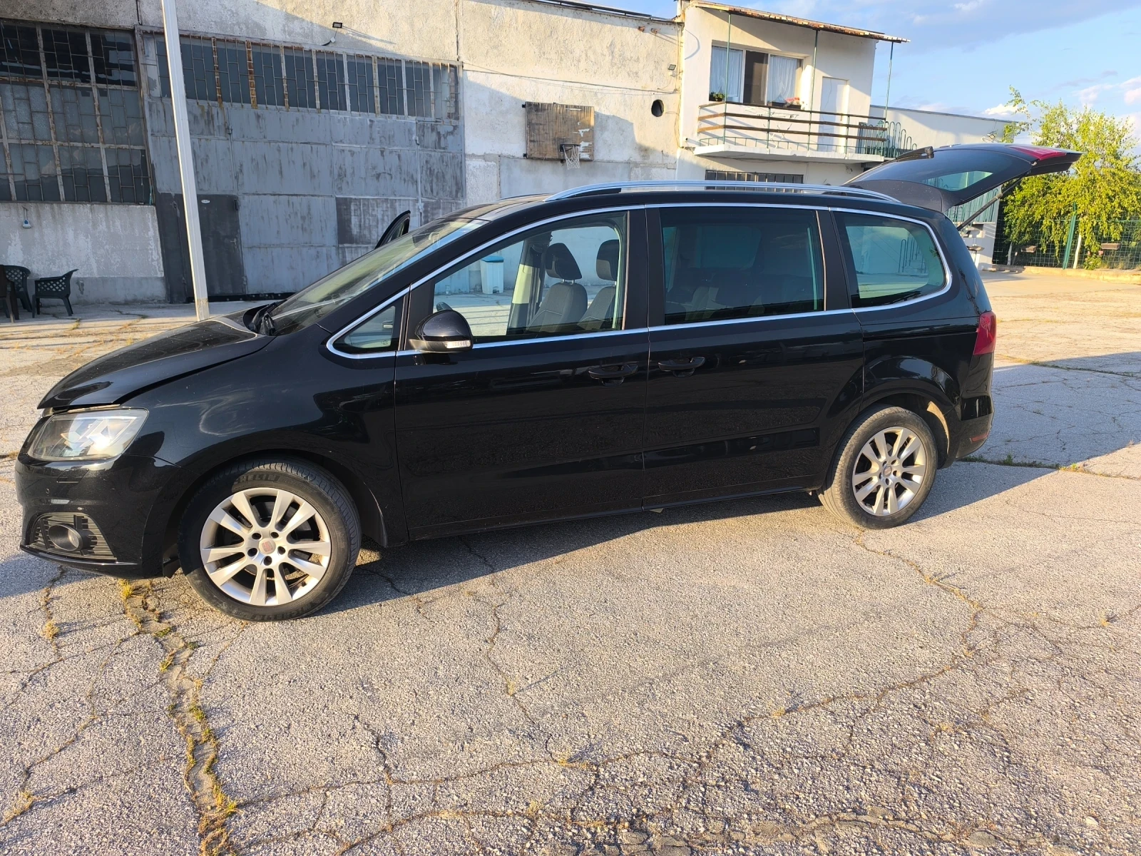 Seat Alhambra, снимка 2 - Автомобили и джипове - 54730346