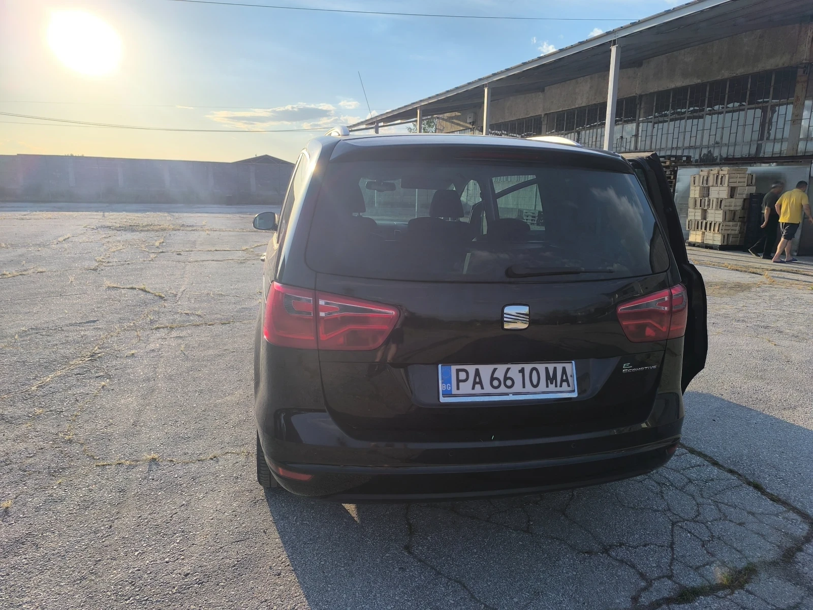 Seat Alhambra, снимка 3 - Автомобили и джипове - 54730346