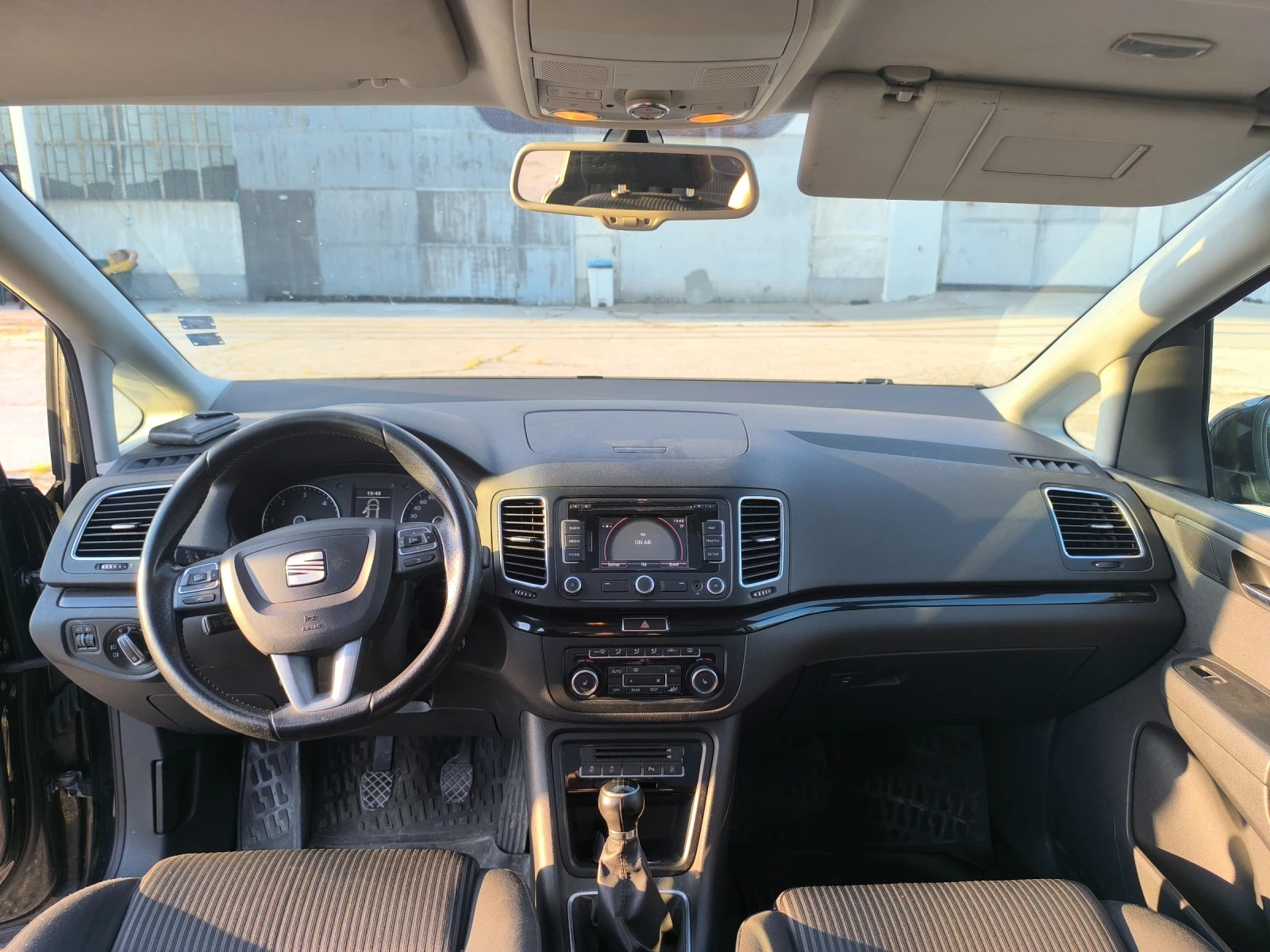 Seat Alhambra, снимка 14 - Автомобили и джипове - 54730346