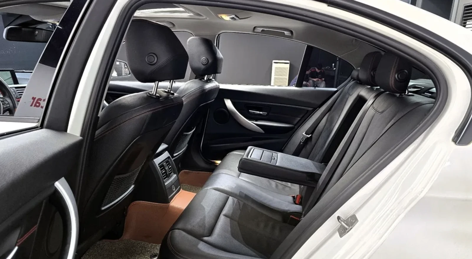 BMW 325 SPORT| SUNROOF| Head up| Parktronic| Camera| NAVI, снимка 10 - Автомобили и джипове - 55347988