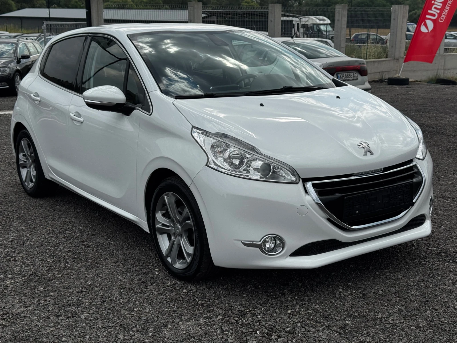 Peugeot 208 1.4 HDI-Allure!!!!, снимка 3 - Автомобили и джипове - 55376601