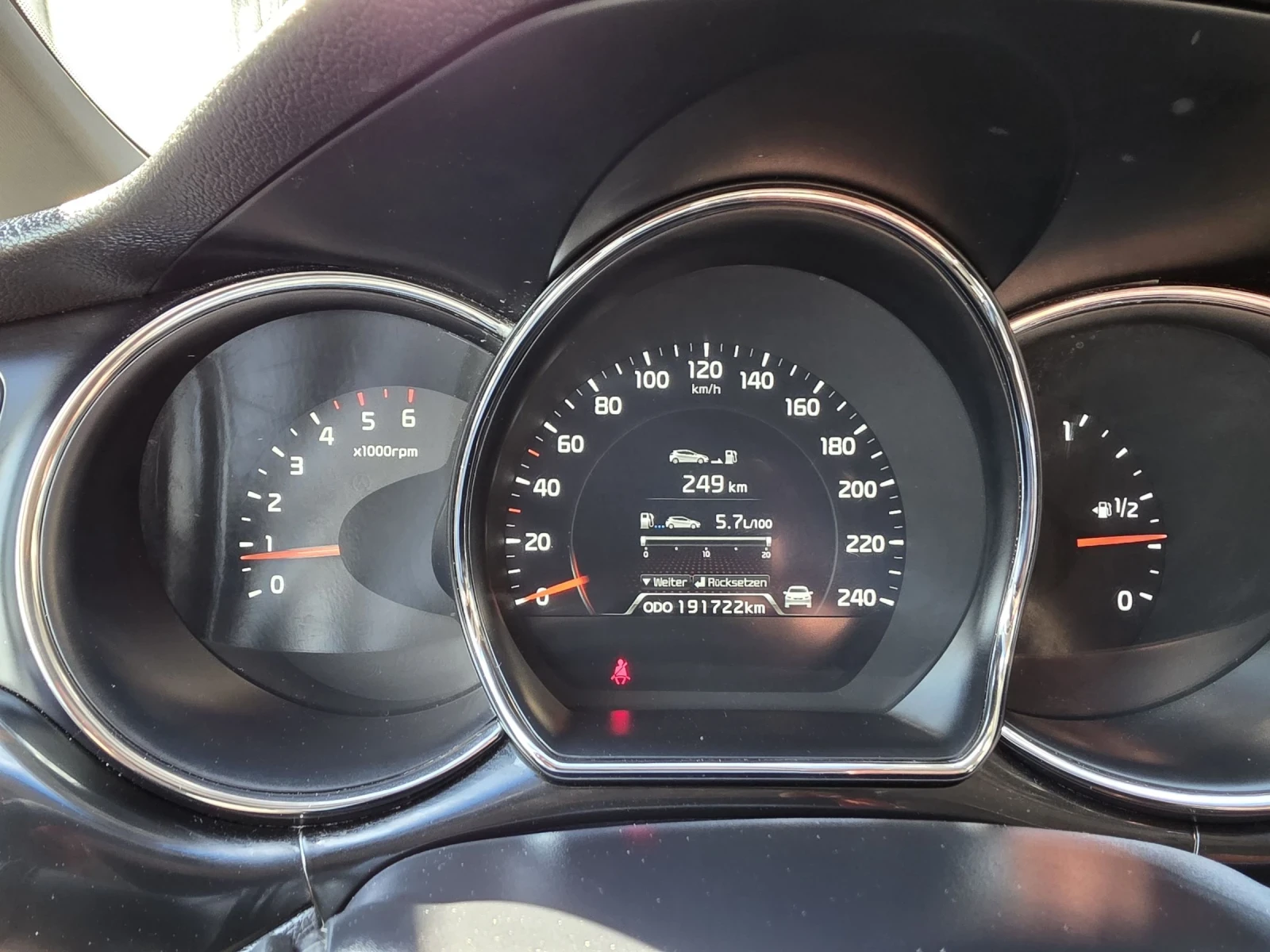 Kia Ceed 1.6 CRDI ACTIVE, снимка 8 - Автомобили и джипове - 55396500