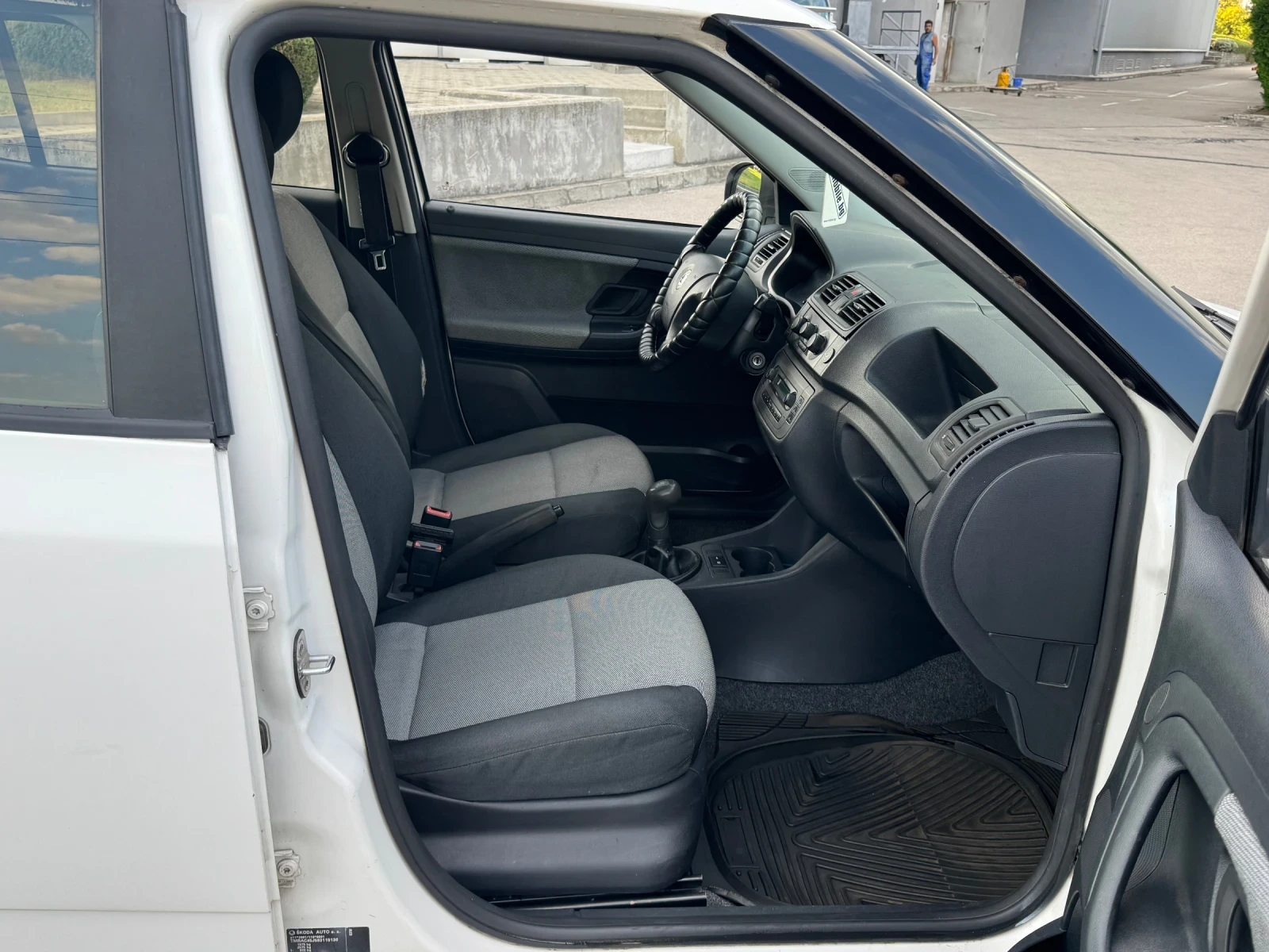 Skoda Fabia Газ-Инж, снимка 9 - Автомобили и джипове - 55838856