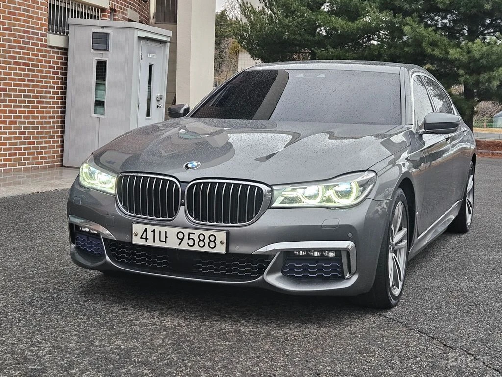 BMW 740 Li* XDRIVE* M* SPORT* HARMON* KARDON* ОБДУХВАНЕ* Д, снимка 3 - Автомобили и джипове - 55960519
