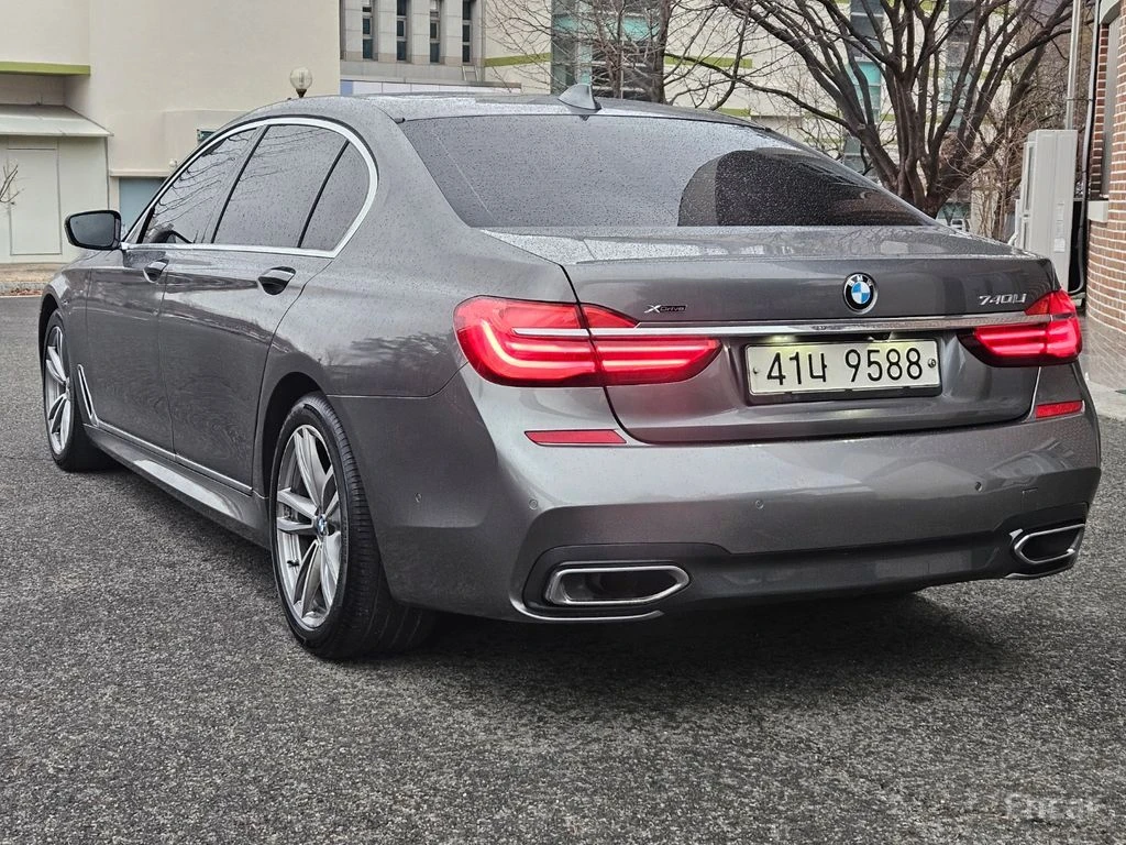 BMW 740 Li* XDRIVE* M* SPORT* HARMON* KARDON* ОБДУХВАНЕ* Д, снимка 4 - Автомобили и джипове - 55960519