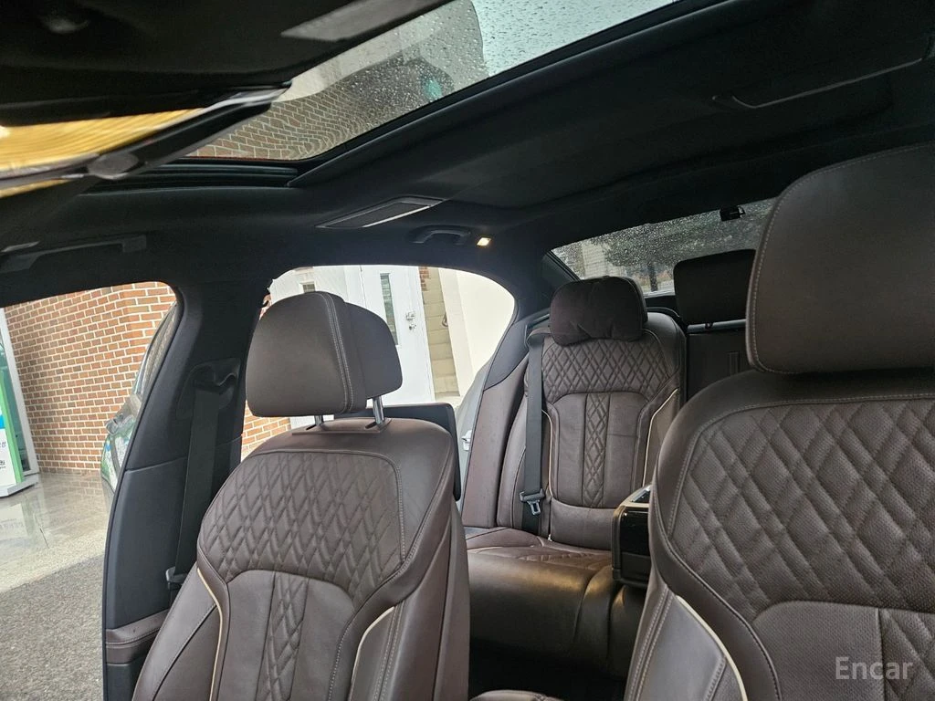 BMW 740 Li* XDRIVE* M* SPORT* HARMON* KARDON* ОБДУХВАНЕ* Д, снимка 16 - Автомобили и джипове - 55960519