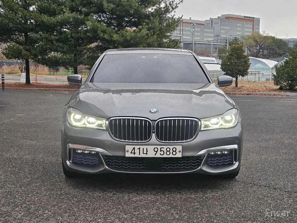 BMW 740 Li* XDRIVE* M* SPORT* HARMON* KARDON* ОБДУХВАНЕ* Д, снимка 5 - Автомобили и джипове - 55960519