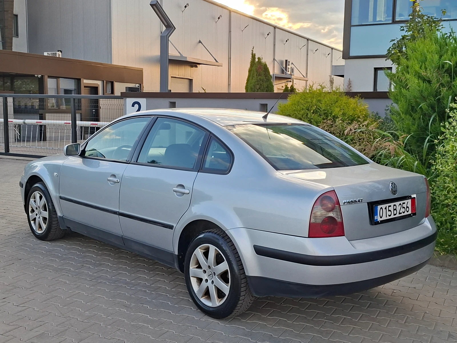 VW Passat 1.9TDI* (131кс)* 6-СКОРОСТИ* HOB BHOC* * , снимка 6 - Автомобили и джипове - 56059942