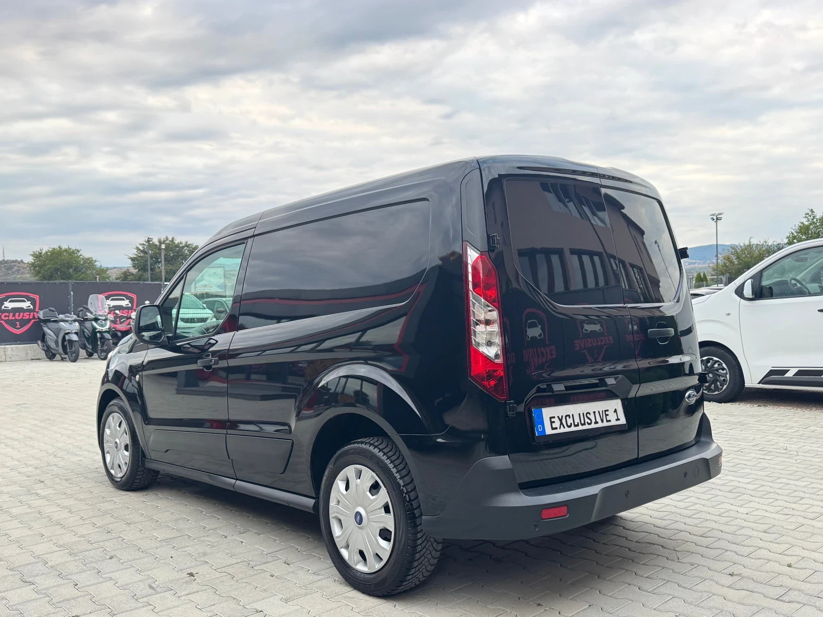 Ford Connect 1.5TDCI TOP, снимка 3 - Автомобили и джипове - 56088257
