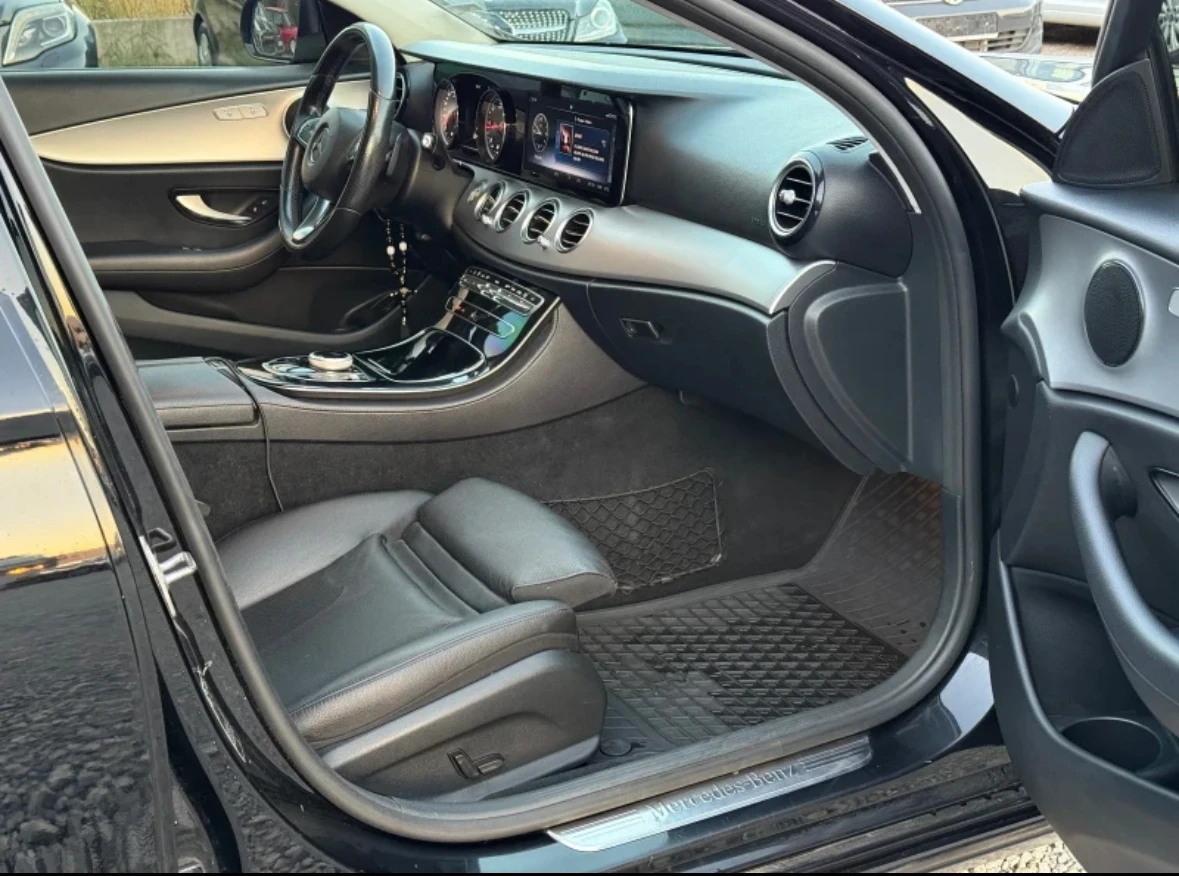Mercedes-Benz E 200, снимка 10 - Автомобили и джипове - 56111732