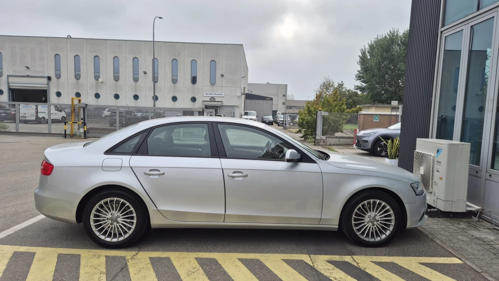 Audi A4 (KATO НОВА), снимка 3 - Автомобили и джипове - 56127250