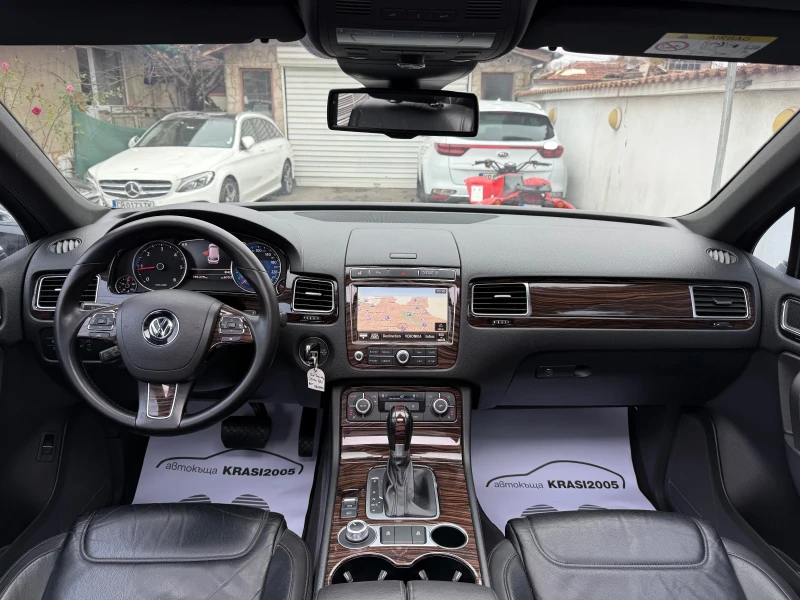 VW Touareg 3.0TDI FACELIFT R-LINE PANORAMA NAVI XENON, снимка 10 - Автомобили и джипове - 52795556