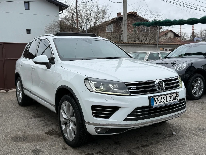 VW Touareg 3.0TDI FACELIFT R-LINE PANORAMA NAVI XENON, снимка 3 - Автомобили и джипове - 52795556