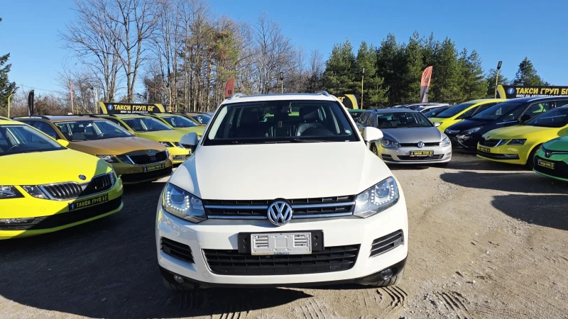 VW Touareg 3.0tdi* 245кс* * Панорама* * кожа, снимка 3 - Автомобили и джипове - 52825750