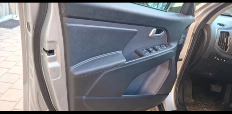 Kia Sportage 2 CRDI 4x4 R, снимка 11 - Автомобили и джипове - 52869003