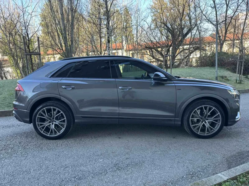 Audi Q8 50TDI / MATRIX , снимка 8 - Автомобили и джипове - 52879115