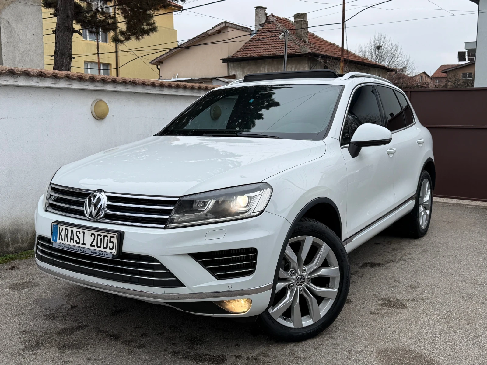 VW Touareg 3.0TDI FACELIFT R-LINE PANORAMA NAVI XENON, снимка 1