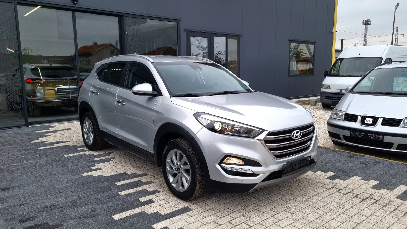 Hyundai Tucson 1.7CRDI NAVI//KEY LESS//KAMERA//ГАРАНЦИЯ!!! - изображение 2