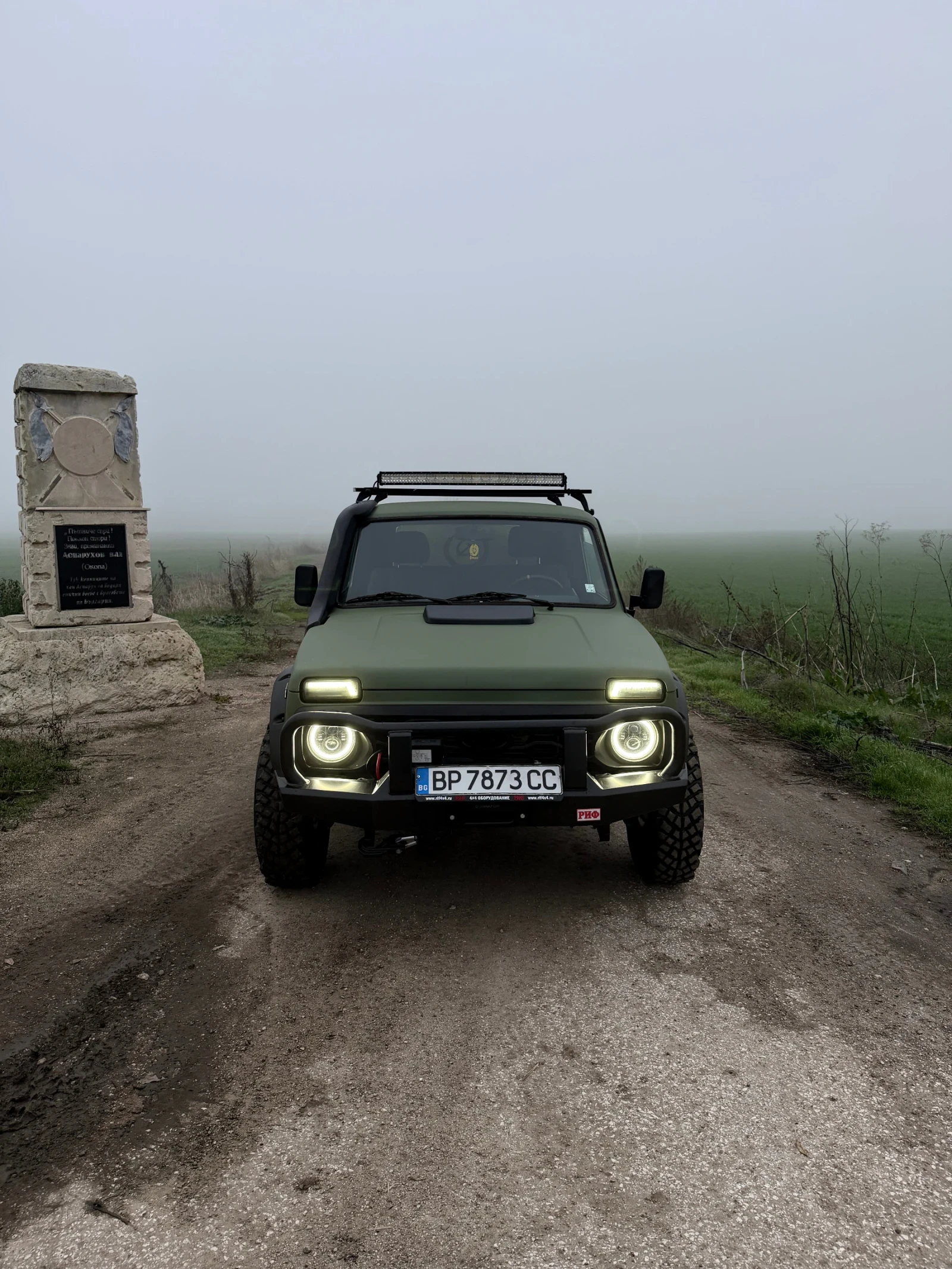 Lada Niva 21214 - изображение 2