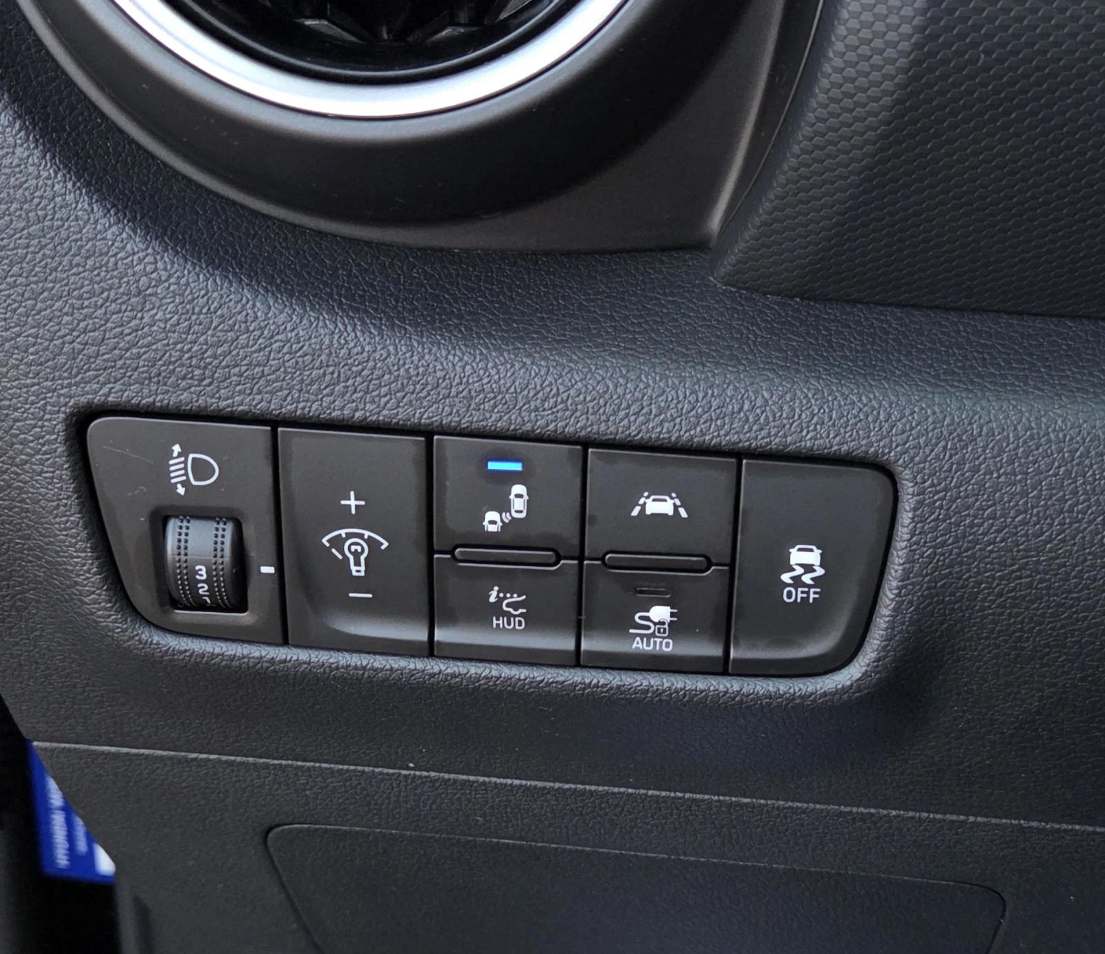 Hyundai Kona 64KWh/SOH100%/Blue Link, снимка 15 - Автомобили и джипове - 54230889