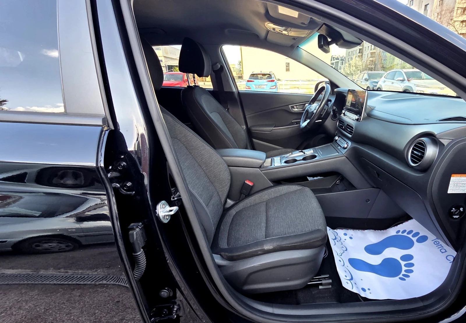 Hyundai Kona 64KWh/SOH100%/Blue Link, снимка 11 - Автомобили и джипове - 54230889